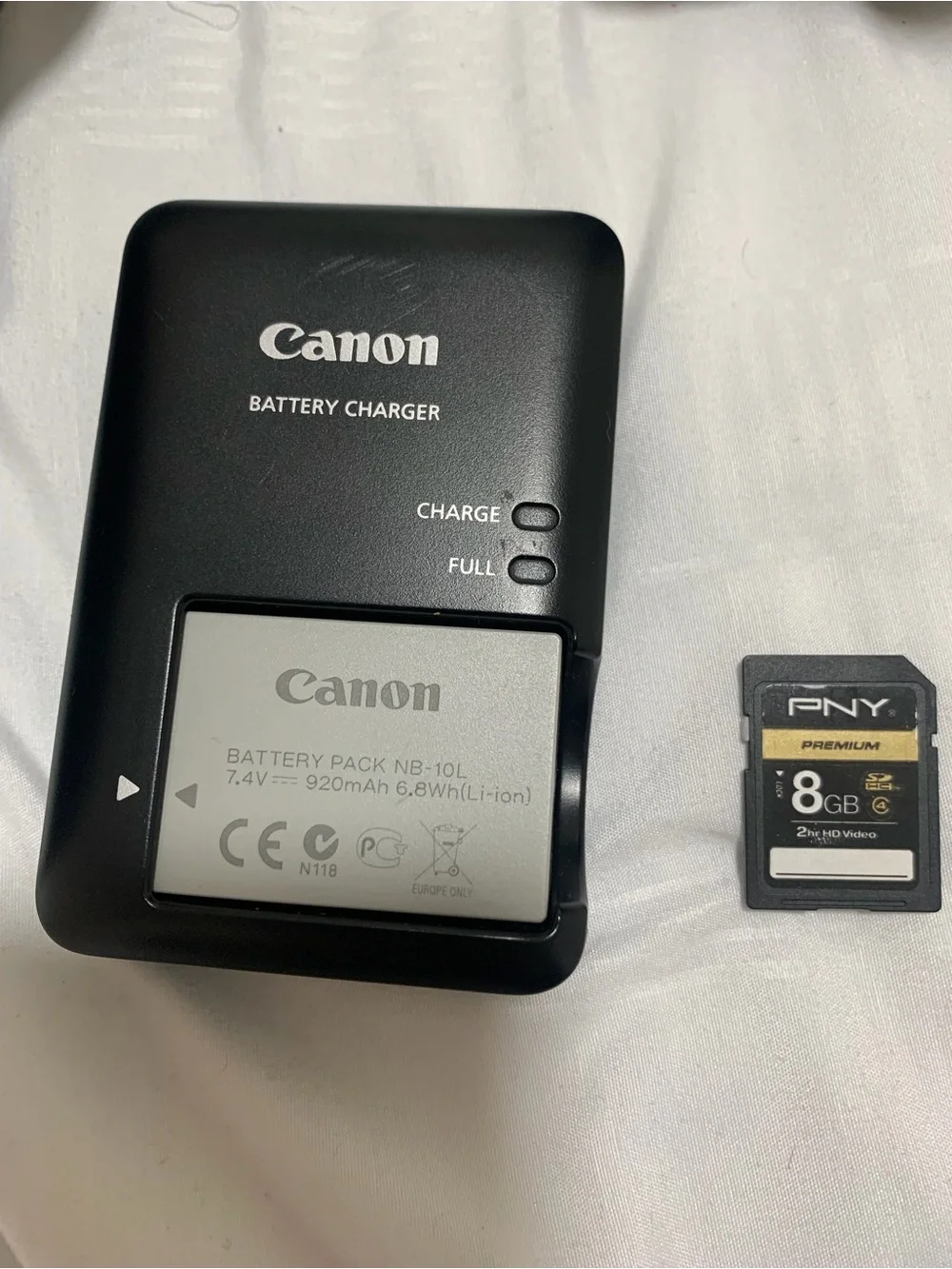 Canon Black Compact Bridge Camera with Zoom Lens and Strap